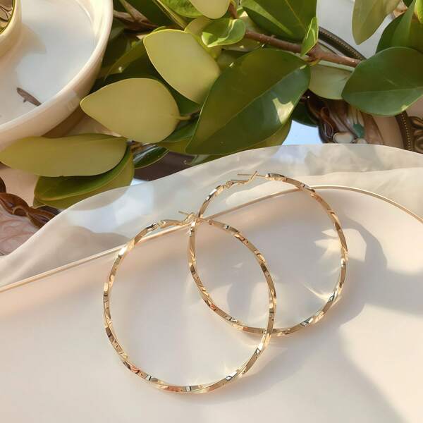 Simple And Versatile Gold Wavy Earrings, Elegant And Fashionable Earring Accessories
