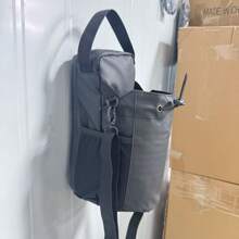 Bolsa tiracolo magnética para garrafa de água para homens e mulheres, bolsa de ginástica magnética com alça, suporte magnético para garrafa de água para academia, viagens, trabalho, esportes, preta