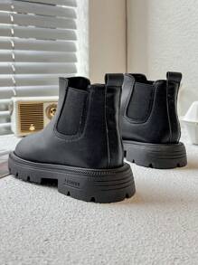 Vibrant Solid Color Kids Boots - Light, Non-Slip, Comfortable, Essential For Fall And Winter - Stylish, Chic, Versatile Footwear For School, Outdoor And Everyday Wear, Simple And Atmospheric The Sole Is Random.