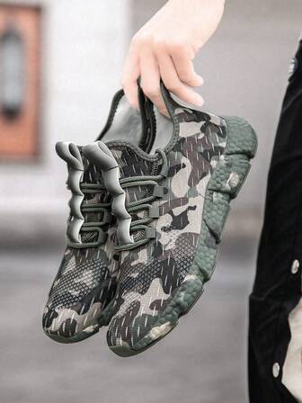 1pc Men Casual Breathable Anti-Odor Cushioned Running Shoes, Halloween Camouflage Outdoor Work Fashion Lace-Up Sneakers