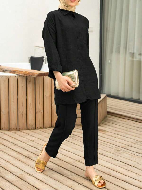 Elegante y de moda, combinación de camisa y pantalones