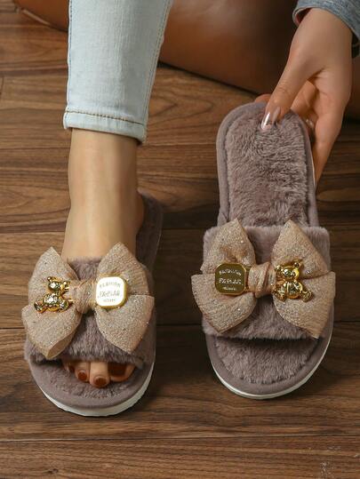 shensongni Pantuflas de mujer con decoración de oso de peluche con lazo, pantuflas de interior, pantuflas para el hogar, pantuflas de dormitorio, pantuflas de dedo abierto, pantuflas para todas las estaciones, pantuflas de apartamento, sandalias planas de satén con estilo sexy y de resort de moda, color café