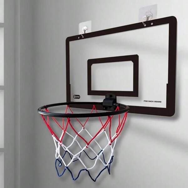 Ensemble de panier de basket portable monté au mur pour intérieur, panneau de fond pliable avec mini-ballon de basket, sans perçage requis, cercle de basket mural pour usage domestique, entraînement sportif, panneau noir et blanc avec 1 ballon de basket et 1 pompe à air, convient pour l'intérieur et l'extérieur, à partir de 14 ans, accessoire de basket-ball, cadeau idéal pour les amateurs de basket-ball