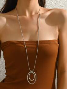 1 Piece Of Long Chain New Round Asymmetrical Silver Necklace With A Retro, Simple And High-End Feel Pendant Suitable For Women To Wear At Banquets And Events