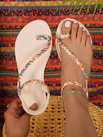 新款时尚女士系带凉鞋，休闲罗马风格一脚蹬平底鞋，黑色、米色、棕色舒适平底拖鞋，纯色编织透气沙滩凉鞋，博主推荐厚底凉鞋，夏季沙滩鞋，优雅搭扣低跟圆头拖鞋，防臭防滑简约户外拖鞋，百搭平底一脚蹬女士平底鞋