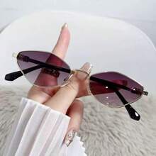 1 unisex klassische Metallbrille mit geometrischem Design und gemusterten Bügeln, geeignet für Laufsteg, Straßenfotografie, Dates, Alltag und Reisen