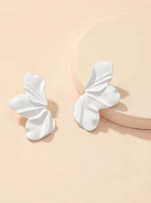 1 Pair Retro Exaggerated Enameled Flower Asymmetrical Petal Fashionable Stud Earrings