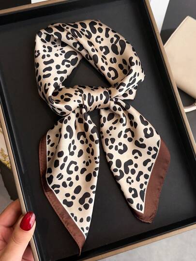 1 pieza Pañuelo cuadrado de satén ligero con estampado de leopardo elegante y vintage para mujer, pañuelo/chal bohemio retro casual para mujer, fino y cómodo, adecuado para uso diario y combinación con vestidos en primavera/verano