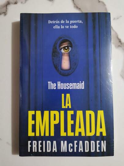 Libro la empleada azul