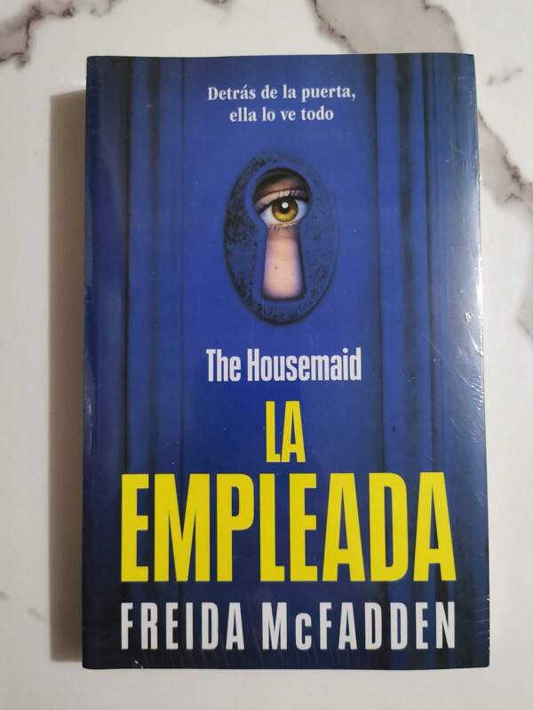 Libro la empleada azul