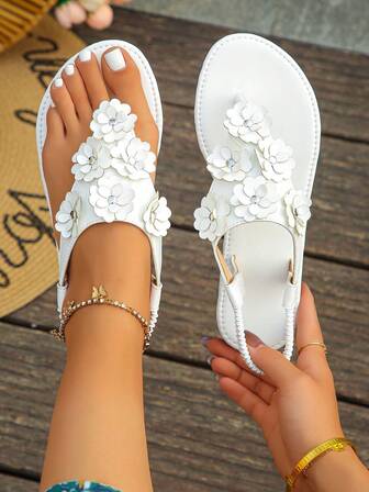 大码女式夏季时尚白色 3D 花朵人字拖凉鞋，圆头踝带平底休闲一脚蹬凉鞋，适合日常、度假、约会、波西米亚风格、海滩，舒适防滑
