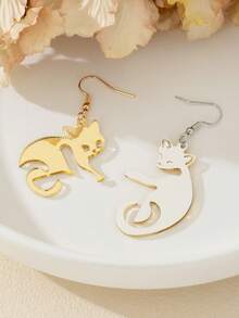 一对不对称镜面设计耳环，简约别致的猫狐风格，时尚珠宝