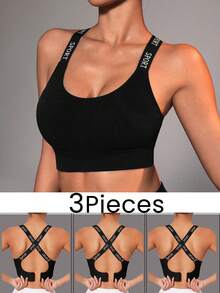 Un set de trei piese de lenjerie sport strâmtă, de culoare solidă, pentru femei, potrivită pentru ținute casual de zi cu zi