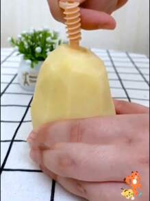 1pc Multifunctional Rotary Potato Cutter / Manual Tornado Potato Slicer / Kitchen Tool