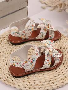 1 双加大码 2025 新款时尚百搭花卉印花女童珍珠和水钻蝴蝶结装饰可爱平底凉鞋，圆头，适合春秋季休闲、跳舞、户外穿着，闪光装饰包头公主鞋 - 米色 - 查看 6