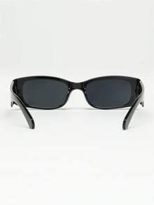 DareSee 方形简约黑色防紫外线时尚眼镜，适合日常或夏季旅行，可作沙滩太阳镜、女士沙滩配饰、基础款太阳镜，搭配毛衣、牛仔裤、运动裤、连帽衫、外套、连衣裙和长袖衬衫，适合音乐节、Y2KFest、返校季、秋季、圣诞节、冬季和圣诞节礼物。 - 深灰色 - 查看 9