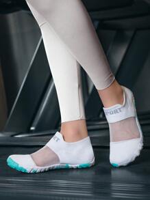 Mädchen Sportschuhe, Mädchen Wasserschuhe, Wanderschuhe für Mädchen, flache Strandwandersandalen für Mädchen, lässige Outdoor-Sportschuhe für Mädchen, leichte, atmungsaktive Mesh-Wasserschuhe für Mädchen für Outdoor-Sport, Strand, Wandern, Slip-On Outdoor-Sport-Strandwasserschuhe, leichte Urlaubs-Lässig-Fünf-Finger-Schuhe für Innen-Yoga, Laufschuhe