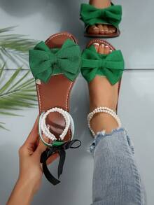全新加大码女式舒适简约圆头珍珠蝴蝶结装饰平底凉鞋，夏季休闲时尚露趾沙滩拖鞋