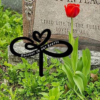 1pc Classic 2D Acrylic Thanksgiving Memorial Garden Stake - "Forever In Our Hearts" Heartfelt Tribute, Upright Tombstone, Figure/Person Theme, Weatherproof Outdoor Decor For Graveyards, Monuments, No Power Or Battery Required