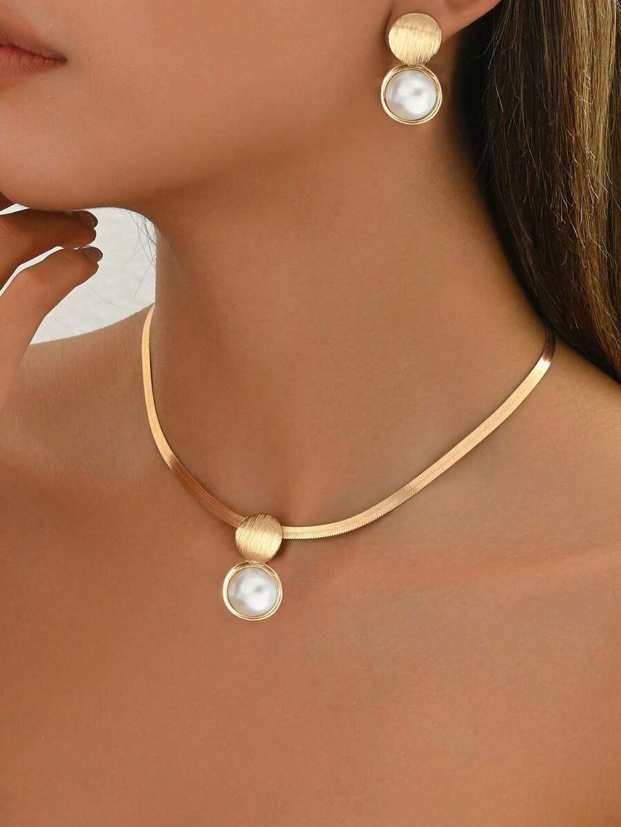 3pcs Fashionable, Elegant Geometric Hollow Circular Acrylic Snake Chain Pendant Stud Earring Set - Yellow Gold - View 1