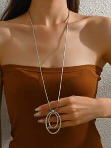 1 Piece Of Long Chain New Round Asymmetrical Silver Necklace With A Retro, Simple And High-End Feel Pendant Suitable For Women To Wear At Banquets And Events