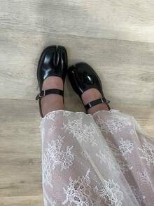 Tabi Shoes For Women Round Toe Mary Janes Low Heel Flat Shoes With Split Toe Campus Style For Spring Artful Life - màu đen - Xem 5