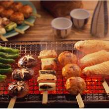 1pc Stainless Steel Foldable Thick Barbecue Grill Rack, Large Capacity Suitable For Roasting Chicken, Steak, Vegetables, Fish, Shrimp; Non-Stick Grill Tool With Handle, BBQ Accessories For Outdoor Camping (Random Color)