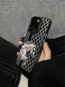 1个骏马图案手机壳，伊斯兰传统文化设计，磨砂防摔保护摄像头盖，兼容 11、12、13、14、15、16 Pro Max、X、XS、XR、16E、15 Plus；兼容Galaxy A03、Galaxy、OPPO、Realme、vivo、Redmi、Infinix Hot、Honor X50i，防水防震防刮。 - 灰色 - 查看 2