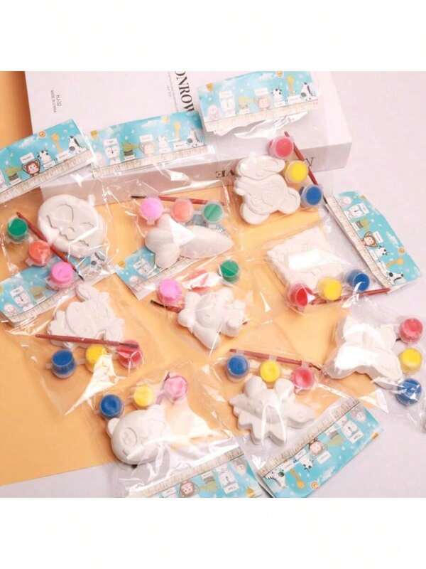 Sanrio 1 Stück Kreatives Kinder Mini Gips Malspielzeug - DIY Gips Puppe Zeichnen und Erschaffen, Kinder Kunst und Handwerk Spielzeug (Zufällige Lieferung) (Zufällige Verpackung)