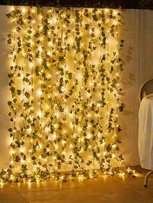 1 Peça de Corda de Luzes com Folhas de Vinha Verde Maple. A Corda de Luzes com Folhas de Vinha Verde vem nos comprimentos de 2M, 5M e 10M, com 20, 50 ou 100 lâmpadas de LED. Possui uma luz quente e é do tipo alimentado por bateria (baterias não inclusas). É adequado para decoração de parede, festas, casamentos, quartos, mesas e decoração doméstica interna.