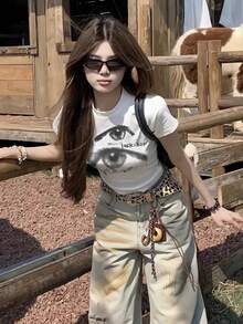 女士圆领短袖T恤，夏季新款眼睛图案字母印花，时尚修身露脐上衣 - 白色 - 查看 8