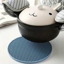 4-Piece Set Of Thickened Round And Square Honeycomb Silicone Table MATS, 6.7-Inch, Heat Insulation Pad, Anti-Slip Pot Rack, Easy-To-Clean High-Temperature Resistant Table Mat, Tabletop Protection, Home Kitchen Table Decoration