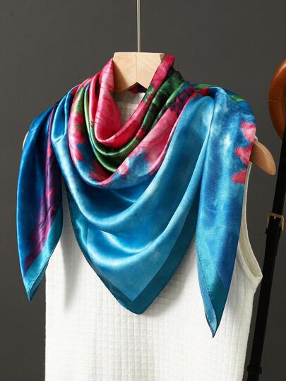 1条女士佩斯利花纹缎面方巾，尺寸90x90厘米，用途广泛，适合夏季旅行、街头穿搭、头巾、连衣裙等。