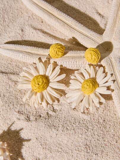 Tropiscape Raffia Woven Daisy Flower Earrings, Bohemian Style Colorful Cute Personalized Pendant Earrings For Women Beach Autumn Winter Gifts