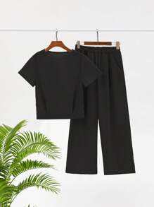 Nuevo conjunto deportivo y casual para mujeres en el Sudeste Asiático: camiseta de manga corta y pantalones capri