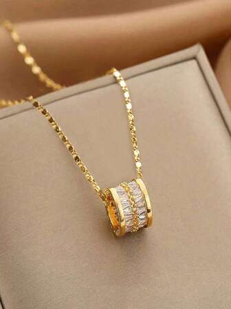 A Modern, Lightweight, Luxurious, And Elegant Gold-Plated Titanium Steel Necklace Adorned With Rhinestones. It Is Tarnish-Resistant, Versatile, And Suitable For Everyday Wear. (Ramadan)