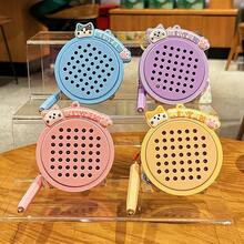 1 件便携式卡通猫磁性绘图板，带珠子、手写笔和钥匙扣 - 适合青少年的轻便旅行玩具，放松和创造力，粉色/蓝色，耐用的 ABS 塑料，紧凑的设计适合飞机和汽车，创意工具 | 着色玩具 | 互动游戏套装 - 彩色 - 查看 9