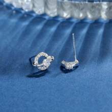 1 pieza Nuevos aretes de plata pura S999 para mujer, diseño de nicho, perforación de oreja, diseño de alta gama, arete de plata pura, regalo de joyería