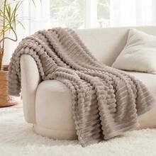 White Throw Blanket For Couch - GentleSoft Cozy Soft Blankets For Women, Cute Small Fleece Throws For Girls, Birthday Gifts For Women Mom, Fathers Day Decor Gifts, , 50x60 Inches - Mocha Meringue - 查看 2