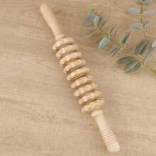 قطعة واحدة من دافع التدليك الخشبي مع مقابض مضادة للانزلاق وعجلات مؤشرة- مصمم لعشاق اللياقة البدنية لاستهداف الذراعين والساقين والأفخاذ والأرداف والظهر، ملحقات صالة الألعاب الرياضية