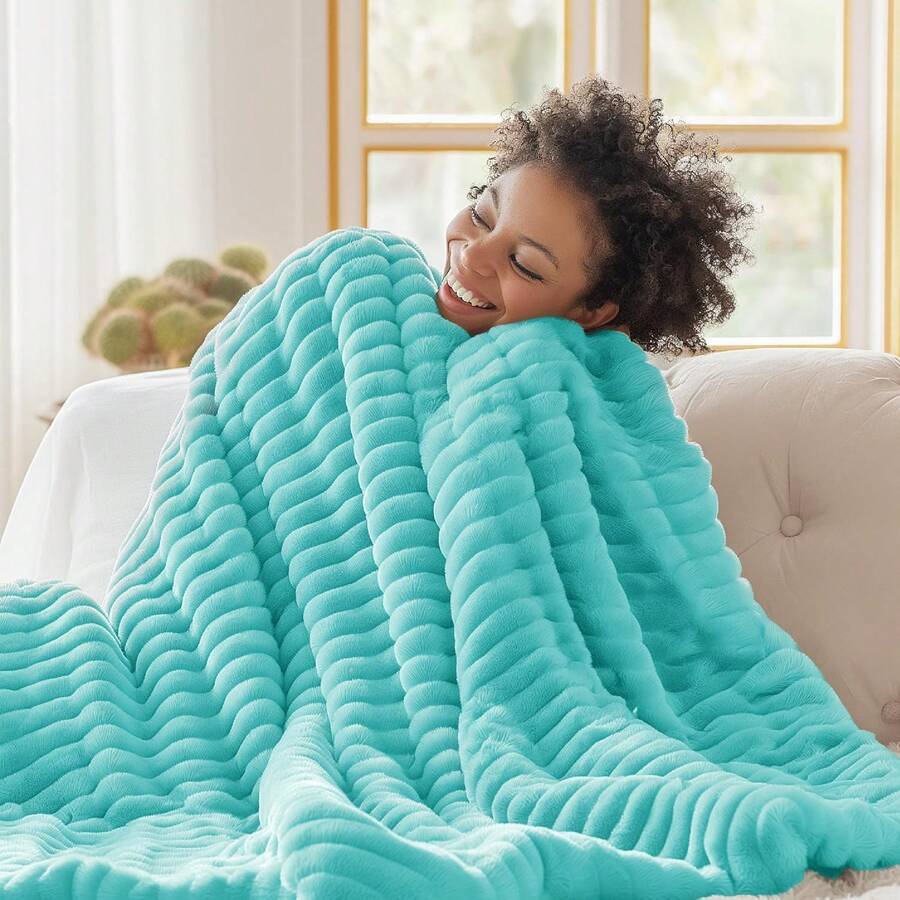 White Throw Blanket For Couch - GentleSoft Cozy Soft Blankets For Women, Cute Small Fleece Throws For Girls, Birthday Gifts For Women Mom, Fathers Day Decor Gifts, , 50x60 Inches - 藍霧 - 查看 1