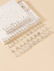 Set de 30 pares de pendientes de joyería de mujer con diseños minimalistas de perlas falsas, estrellas, flores, corazones, rhinestones y lazos, un versátil set de accesorios para regalo - Plateado - Ver 3