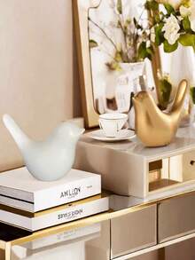 Un delicado adorno de pájaro de color sólido. Es elegante y minimalista, un adorno de escritorio de estilo moderno y minimalista. Con un diseño creativo, embellece el hogar y agrega una atmósfera artística. Es una buena opción para regalos a amigos o regalos de cumpleaños.