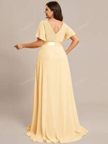 EVER-PRETTY Plus Size Elegant V Neck Ruched Bust Bridesmaid Dress Butter Yellow Formal Dresses For Summer Graduation Party