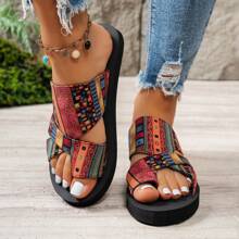 Sandalias planas de playa cómodas y transpirables con estampado retro, tira en el dedo y estilo bohemio, para mujeres, nuevas para 2025 y de comercio exterior