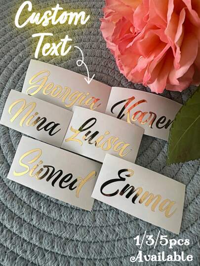 Personliga namnskyltsklistermärken, namndekaler, anpassade dekalklistermärken, namnklistermärken, datumklistermärken, gör-det-själv-presenter, handgjort, handstil, bröllopsklistermärken, presentklistermärken. Anpassningsbara holografiska namnklistermärken för vattenflaskor, matlådor, personliga tillhörigheter, glas, koppar, rullar, ballonger, kalligrafiklistermärken, presentaskdekorationer, anpassade textglitternamn- och ordklistermärken, bröllopsgåvor, brudtärnefrieri, nyårsglamour