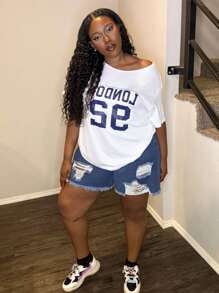 Truni Plus Size London 92 Graphic Plus Size Loose Shoulder T-Shirt, White Graphic Tees Women Tops