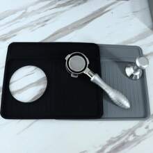 Alfombra para café apta para Breville 870/880, felpudo antideslizante para espresso, estación de compactación para accesorios de máquina de espresso, alfombrilla de silicona, resistente al calor e impermeable, 11 in X 9.25 in, color negro vuelta al colegio