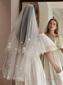 Multilayer Airy Mesh Wedding Veil With 3D Faux Pearl Floral Decor, Wavy Edge Design For Bridal Wedding Party