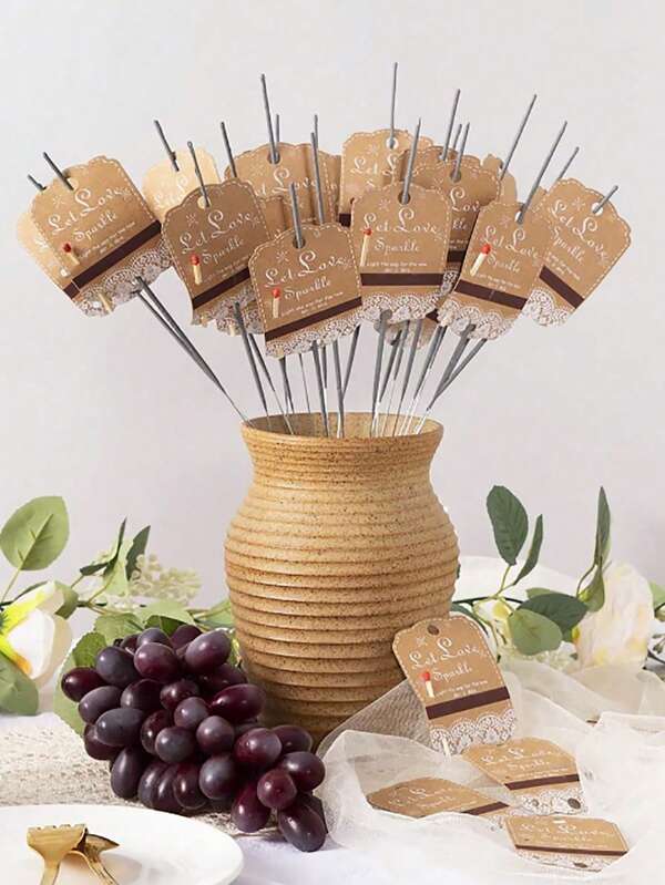 20 pièces Étiquettes de paillettes de mariage rustiques blanches en dentelle avec un support d'allumettes et un allumeur. Étiquettes de sortie pour les faveurs de fête de mariage en papier kraft. N'inclut pas les allumettes ni les étincelles